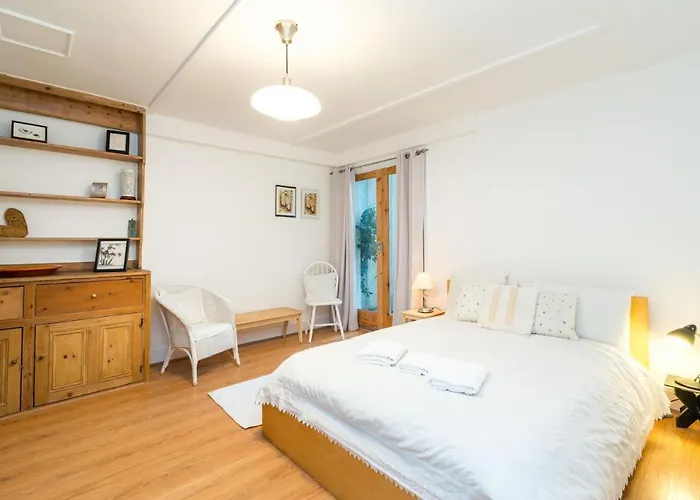 New Stylish 1 Bedroom Flat With Garden London