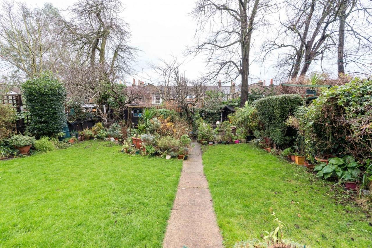 New Stylish 1 Bedroom Flat With Garden * Londra